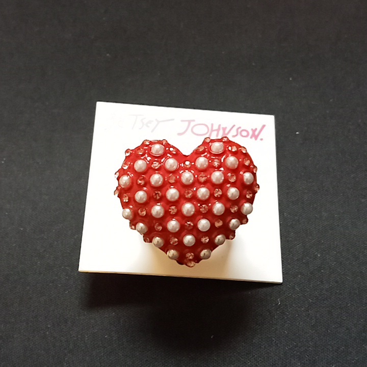 Betsey Johnson Pearl And Pink Stone Ring 40$
